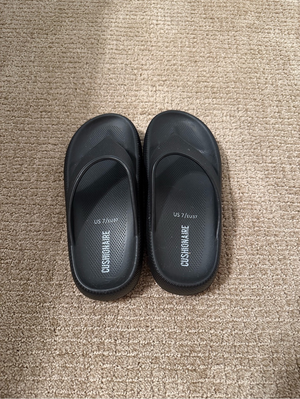 Cushionaire Flip Flops Sizs 7